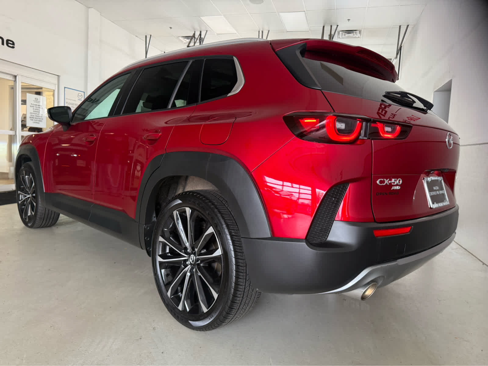 Used 2024 MAZDA CX-50 AWD 2.5 Turbo w/ Premium Pkg image 4