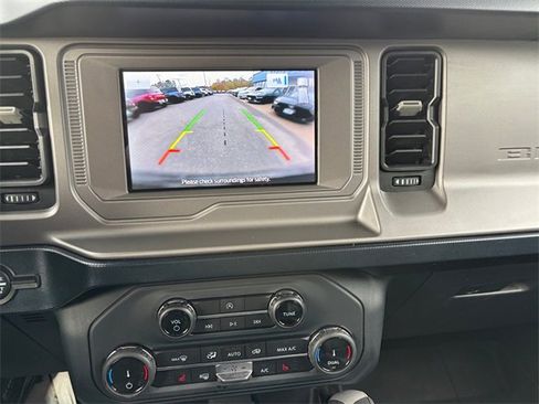 Used 2022 Ford Bronco Outer Banks image 19