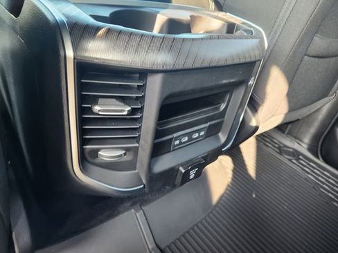 New 2026 RAM 1500 4x4 Crew Cab image 9