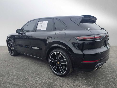 Used 2021 Porsche Cayenne Turbo S image 6