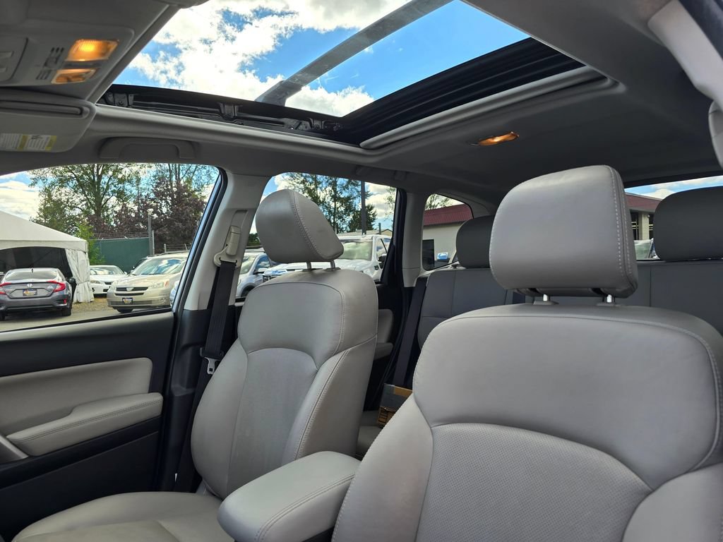 Used 2015 Subaru Forester 2.5i Touring w/ Eyesight & Navigation System AWD/4WD image 20