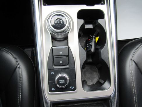 Used 2021 Ford Explorer XLT w/ Equipment Group 202A image 22