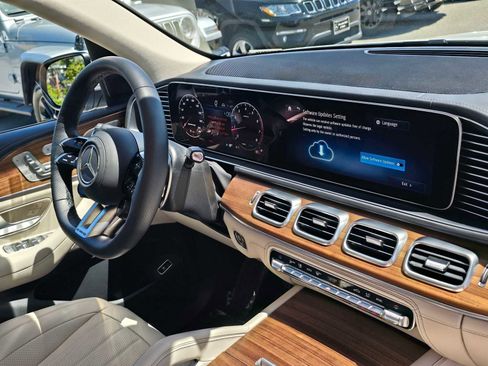 Used 2026 Mercedes-Benz GLE 53 AMG 4MATIC image 11