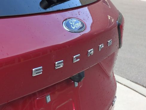 Certified 2023 Ford Escape Platinum w/ Premium Technology Package image 12