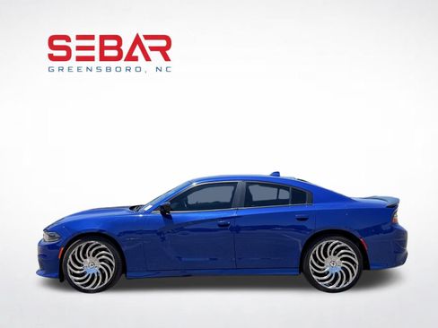 Used 2022 Dodge Charger R/T w/ Blacktop Package RWD image 5