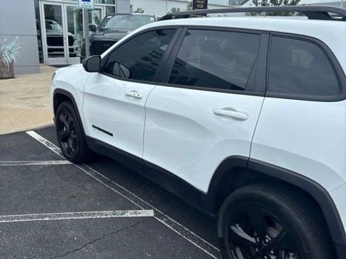 Used 2023 Jeep Cherokee Altitude Lux w/ Lux Elite Package AWD/4WD image 9