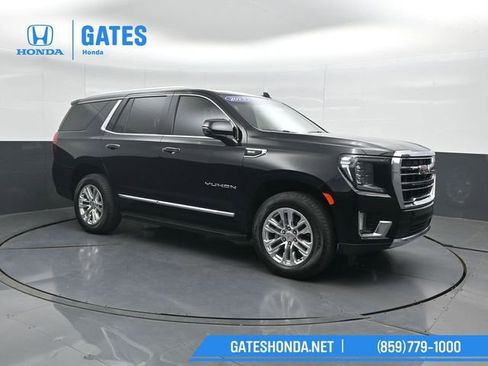 Used 2023 GMC Yukon SLT w/ SLT Premium Package AWD/4WD image 4