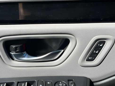 Certified 2023 Honda Pilot Touring image 25