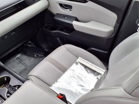 Used 2023 Honda Pilot Touring image 17