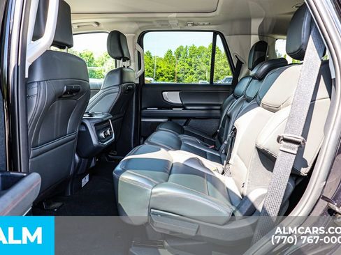 Used 2025 Ford Expedition Active AWD/4WD image 19