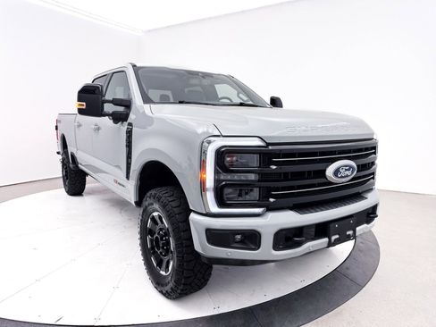 Used 2025 Ford F350 Platinum w/ Tremor Off-Road Package image 14