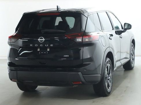 Certified 2025 Nissan Rogue SV image 46