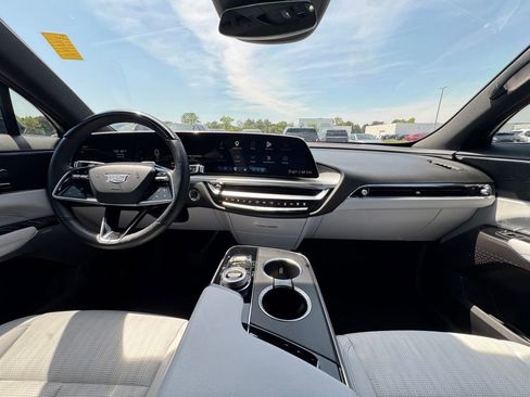 Used 2024 Cadillac Lyriq Luxury AWD/4WD image 22