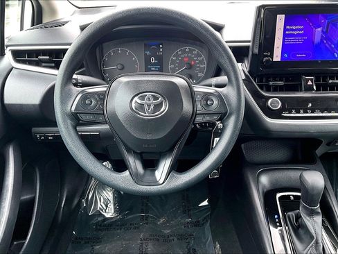 Used 2025 Toyota Corolla LE image 5