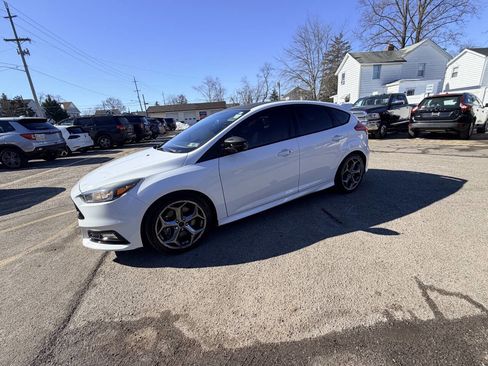 Used 2016 Ford Focus ST image 33