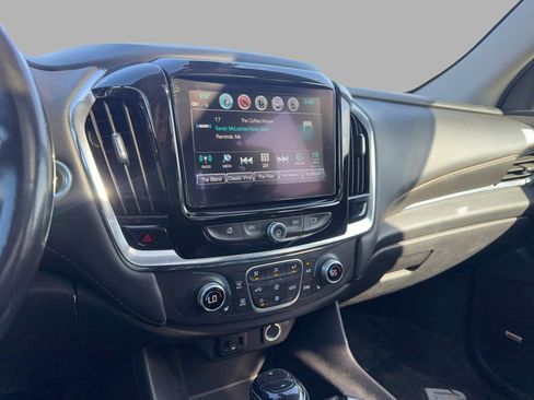 Used 2018 Chevrolet Traverse LT image 18