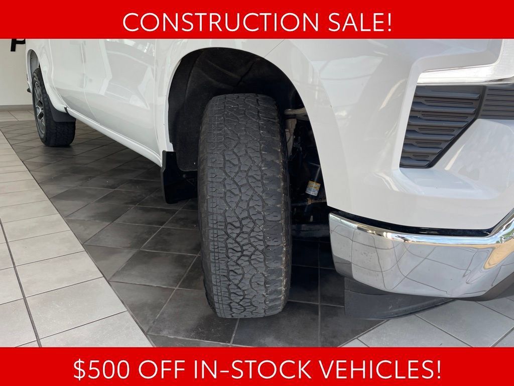 Used 2024 Chevrolet Silverado 1500 LT AWD/4WD image 18