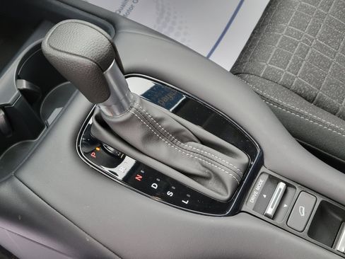 Used 2025 Honda HR-V LX image 28