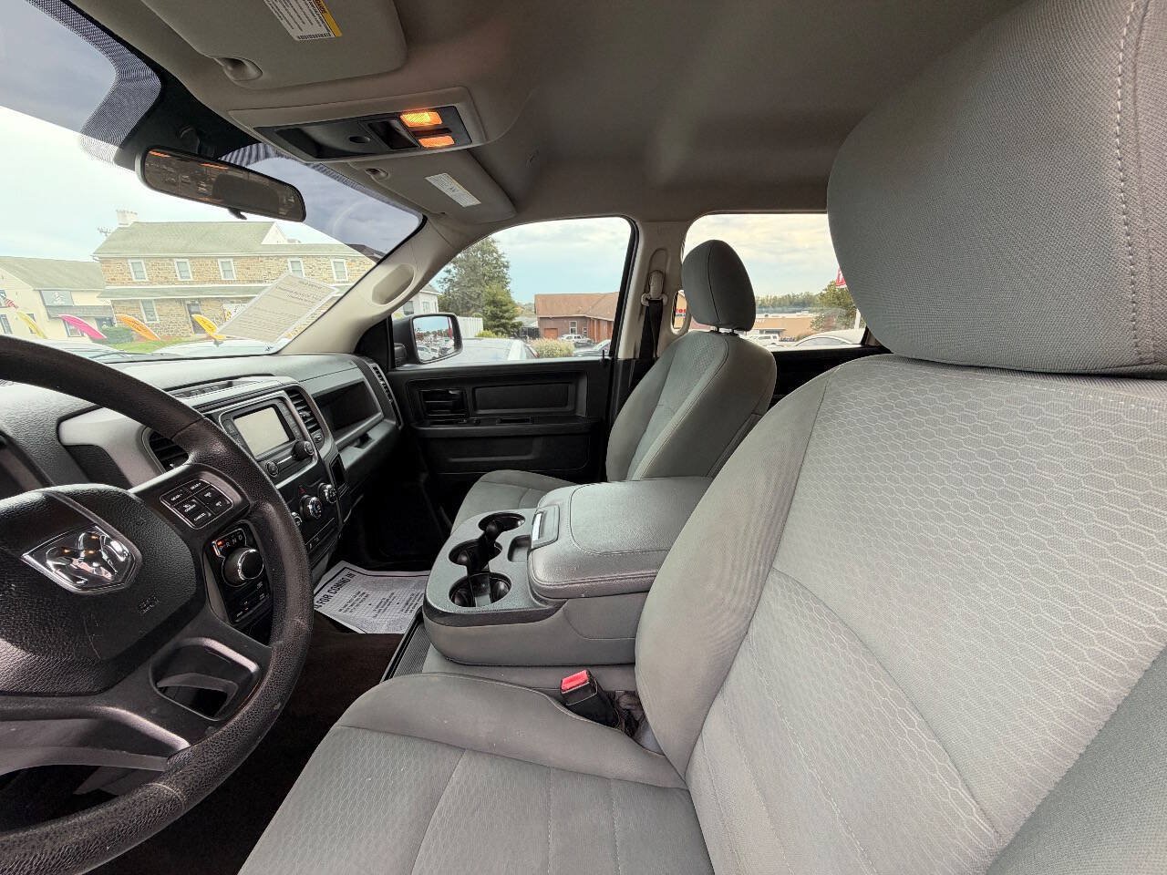Used 2017 RAM 1500 Express AWD/4WD image 12