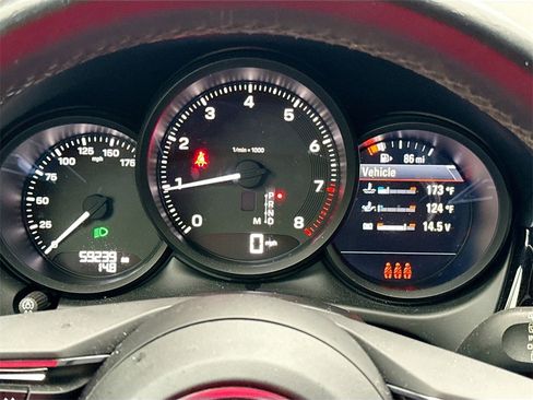 Used 2022 Porsche Macan Base image 13