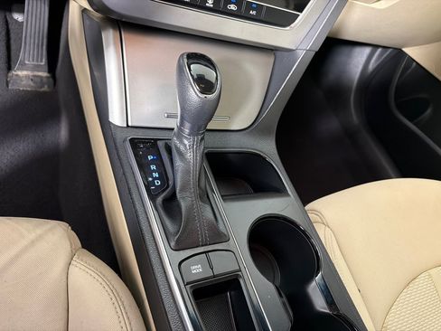 Used 2015 Hyundai Sonata SE w/ Option Group 09 FWD image 15