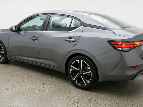 Used 2025 Nissan Sentra SV FWD image 6