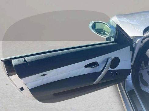 Used 2005 BMW Z4 2.5i image 11