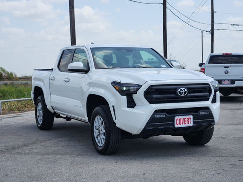 Used 2024 Toyota Tacoma SR5 RWD image 3