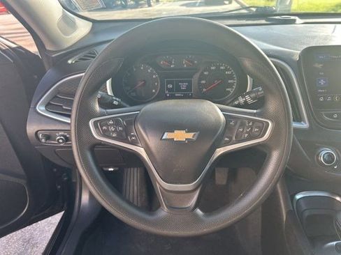 Used 2023 Chevrolet Malibu LT image 16
