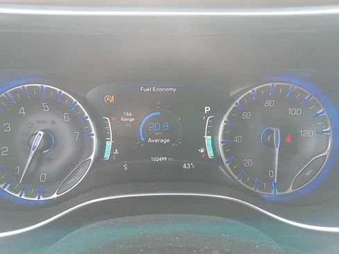 Used 2019 Chrysler Pacifica Limited image 9