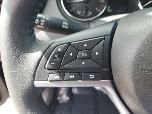 Certified 2020 Nissan Rogue SV w/ Premium Package image 19