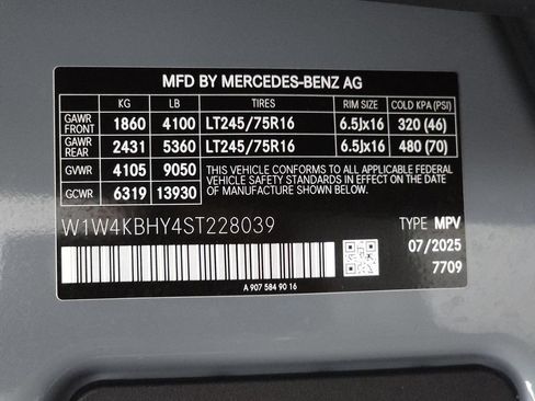 Used 2025 Mercedes-Benz Sprinter 2500 image 34