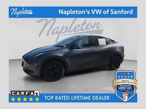 Used 2022 Tesla Model Y Long Range AWD/4WD image 1