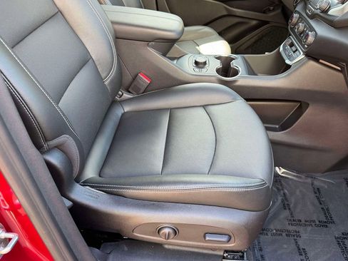 Used 2024 GMC Terrain SLT w/ Infotainment Package II AWD/4WD image 15