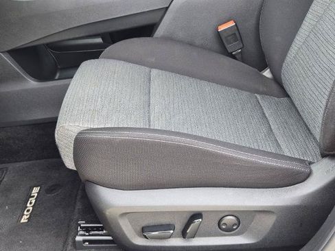 Certified 2023 Nissan Rogue SV FWD image 26