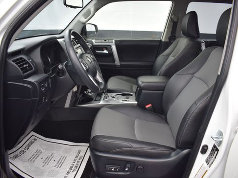 Used 2019 Toyota 4Runner SR5 Premium image 13