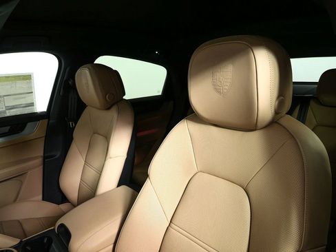New 2026 Porsche Cayenne S image 5