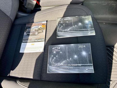 Used 2024 Chevrolet Silverado 2500 LT image 45