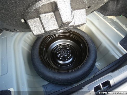 Used 2012 Toyota Camry XLE FWD image 16