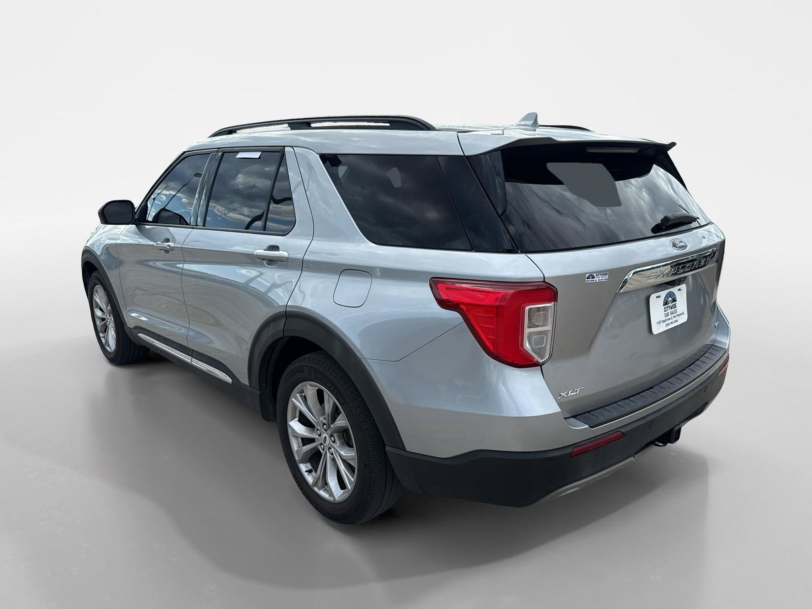 Used 2020 Ford Explorer XLT w/ Equipment Group 202A RWD image 3