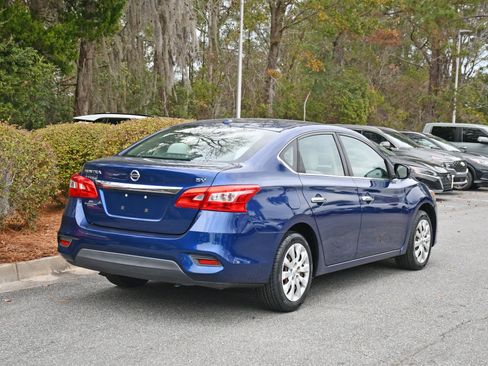 Used 2017 Nissan Sentra SV w/ Driver's Assist Package image 4