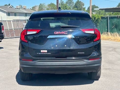 Used 2024 GMC Terrain SLE AWD/4WD image 5