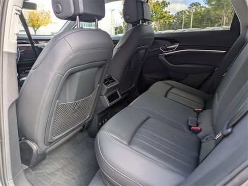 Used 2019 Audi e-tron Premium Plus image 5