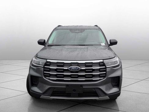 New 2026 Ford Explorer Active RWD image 3