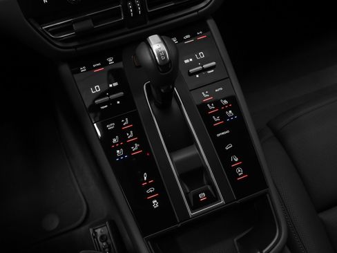 Used 2022 Porsche Macan S AWD/4WD image 44
