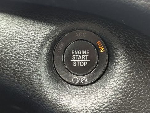 Used 2022 Jeep Cherokee Latitude Lux w/ Sun & Sound Group image 29