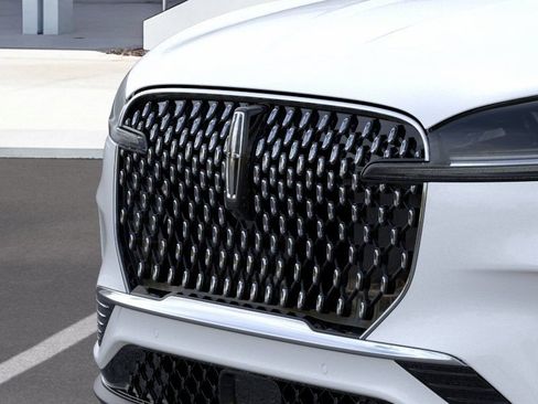 New 2026 Lincoln Aviator 2WD image 17