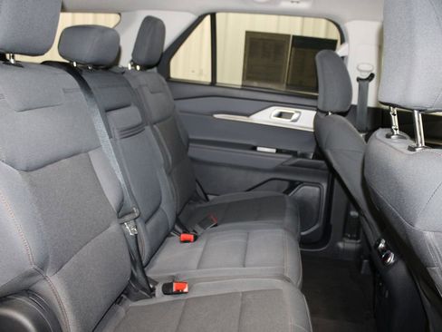 Used 2025 Ford Explorer Active image 31