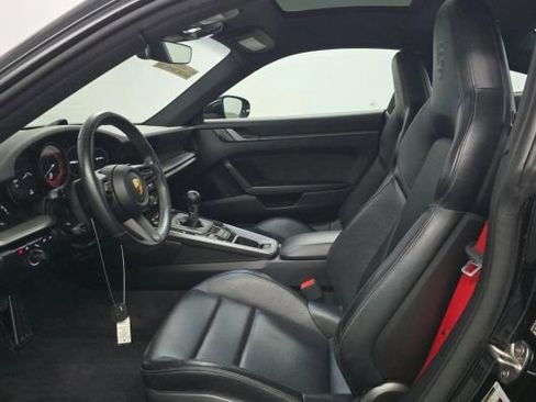Used 2021 Porsche 911 Carrera S RWD image 2