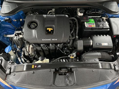 Used 2017 Hyundai Elantra SE image 30